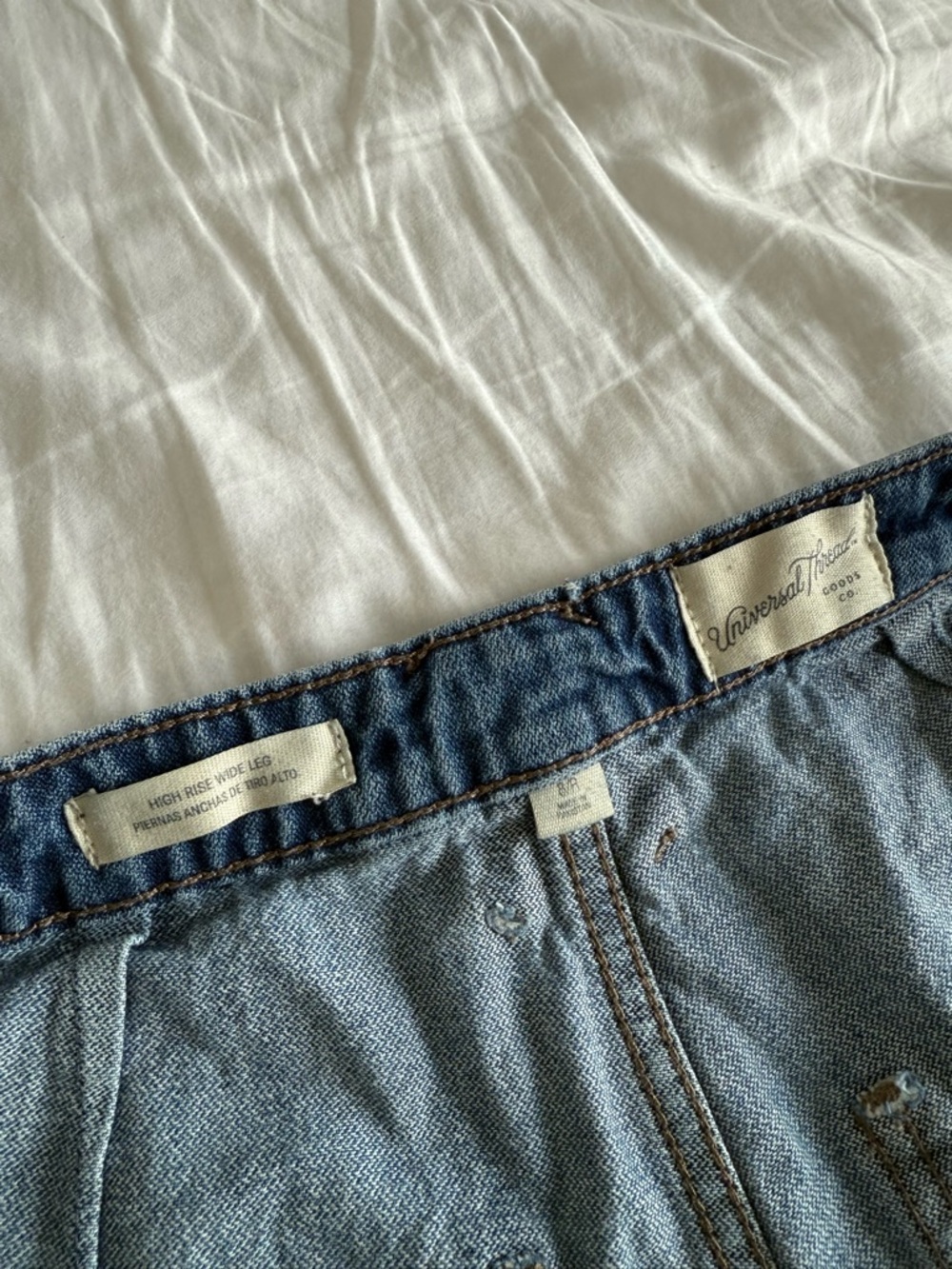 Universal Thread - Light Wash Denim Jeans - Picture 5 of 8